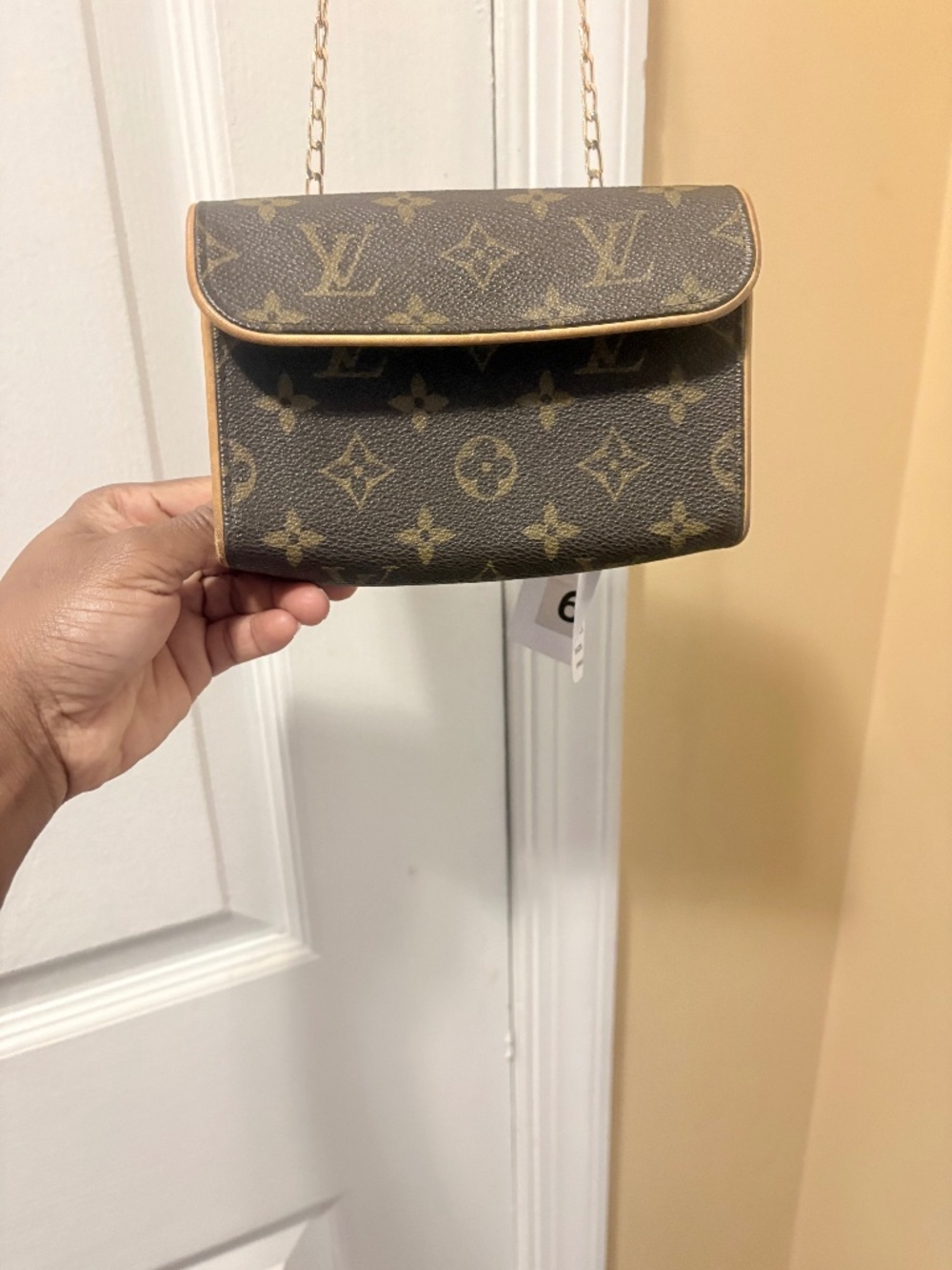 Small Women’s LV Belt Bag – Great Condition with Gold UnbrandedChain Strap